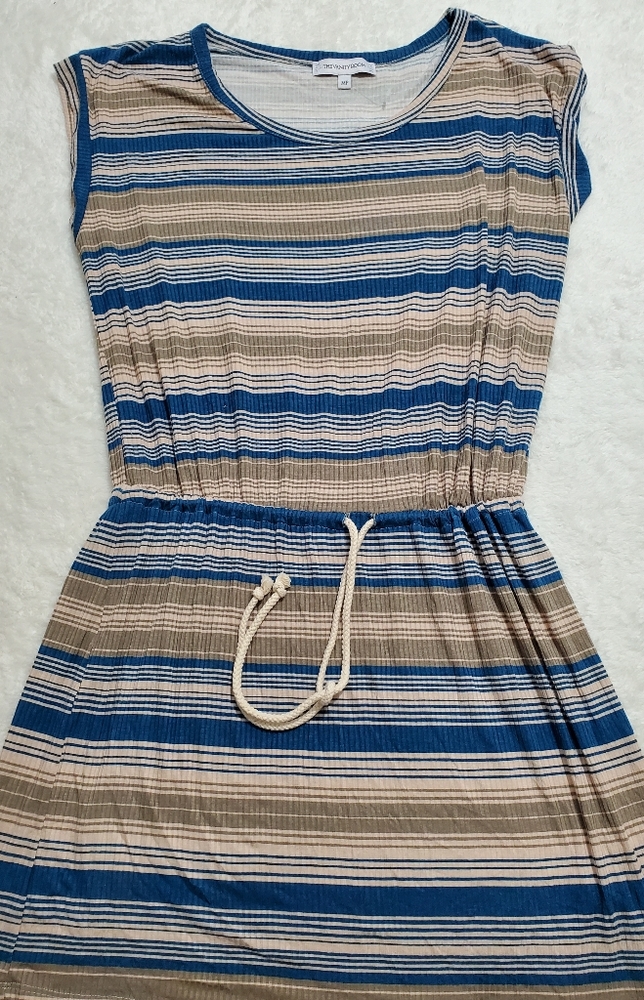 The vanity room dress Sz MP